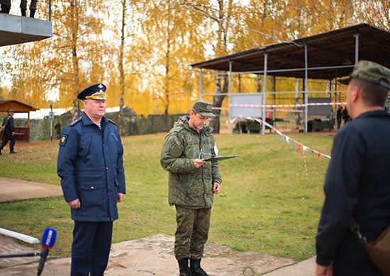 Командующий оценил Псковское гдшс (10)